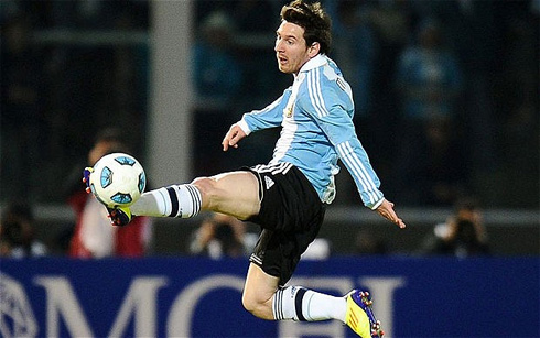 Messi thi đấu trong trận Argentina  - Costa Rica.